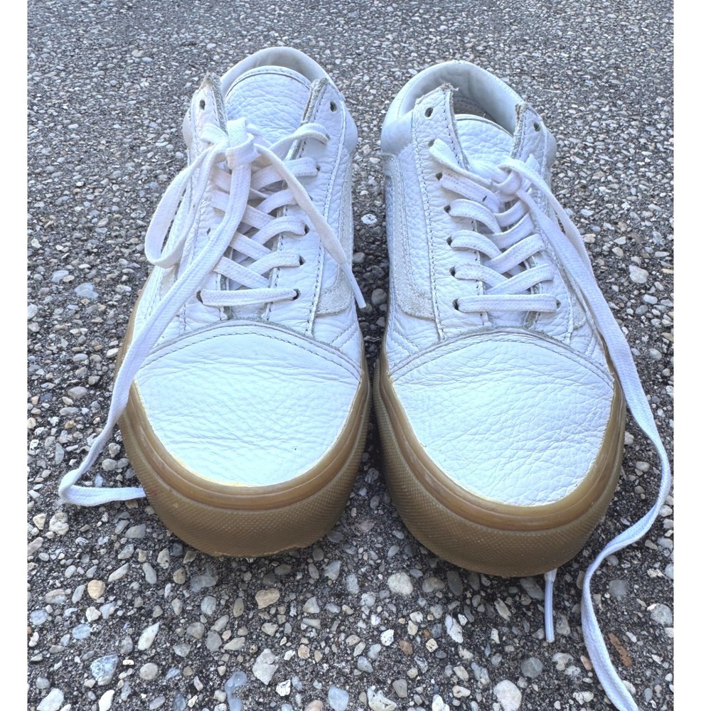 Vans Old Skool Leather Gum Sole Low Top Sneakers Women 7.5 Clean Girl Style